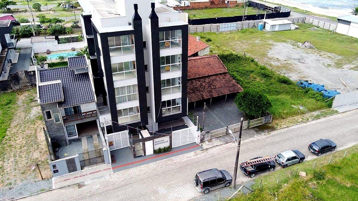 Fachada diurna do Mirage Residence