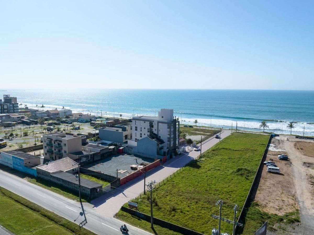 Vista aérea do Mirage Residence próximo ao mar